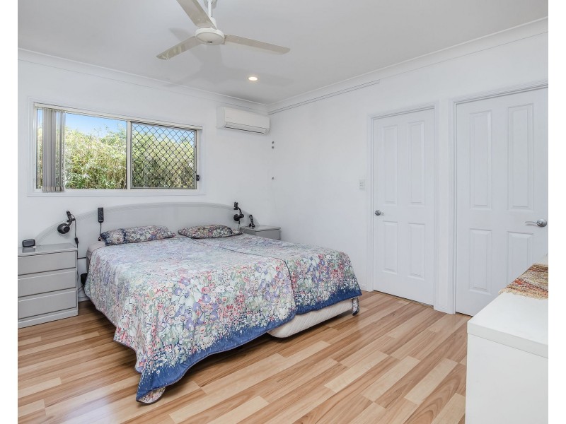 9 Witheren Circuit, Pacific Pines QLD 4211