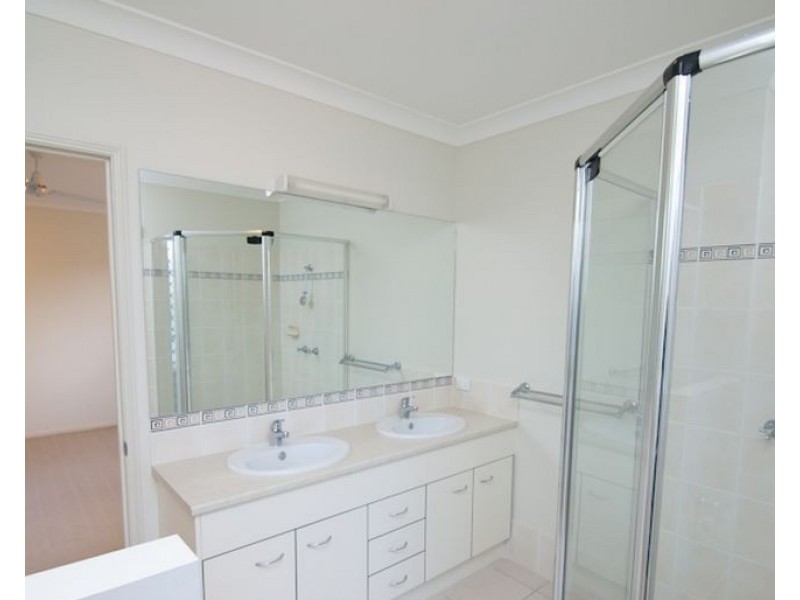 9 Witheren Circuit, Pacific Pines QLD 4211