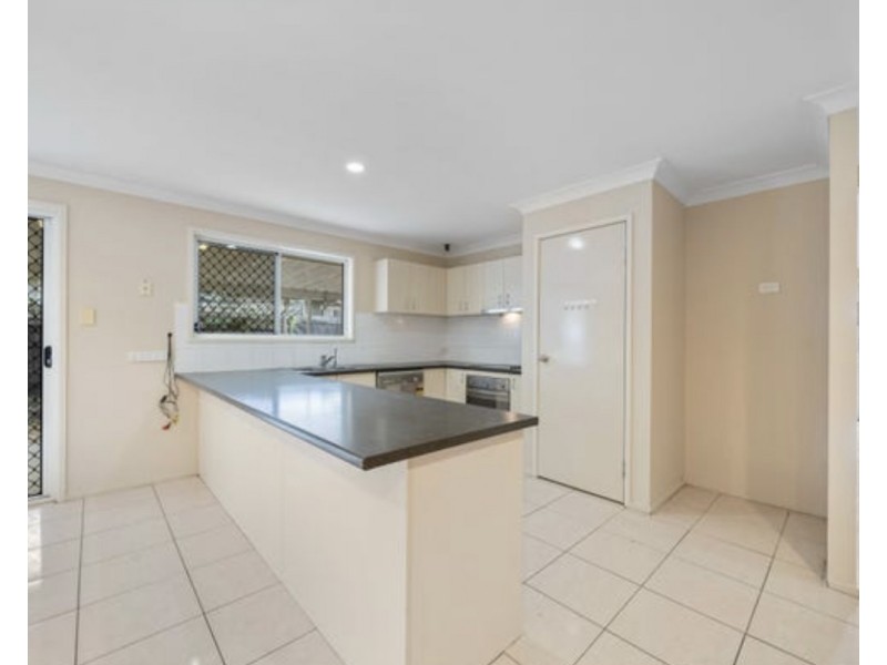 17 Lorikeet Way, Crestmead QLD 4132