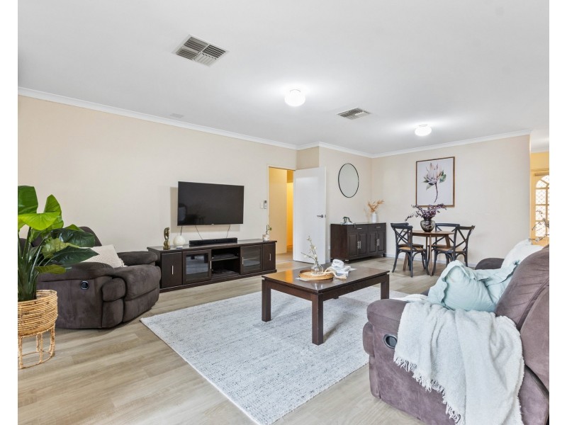 2/22 Gentle Circle, South Guildford WA 6055