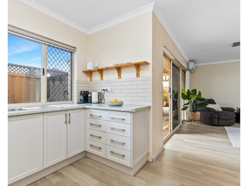 2/22 Gentle Circle, South Guildford WA 6055