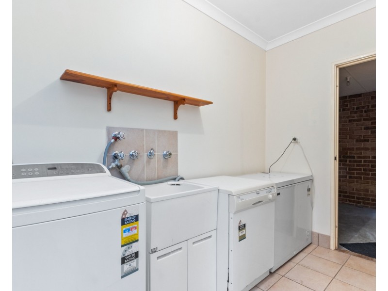 2/22 Gentle Circle, South Guildford WA 6055
