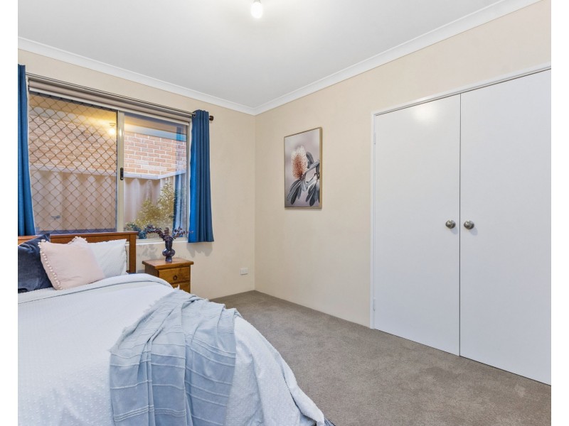 2/22 Gentle Circle, South Guildford WA 6055