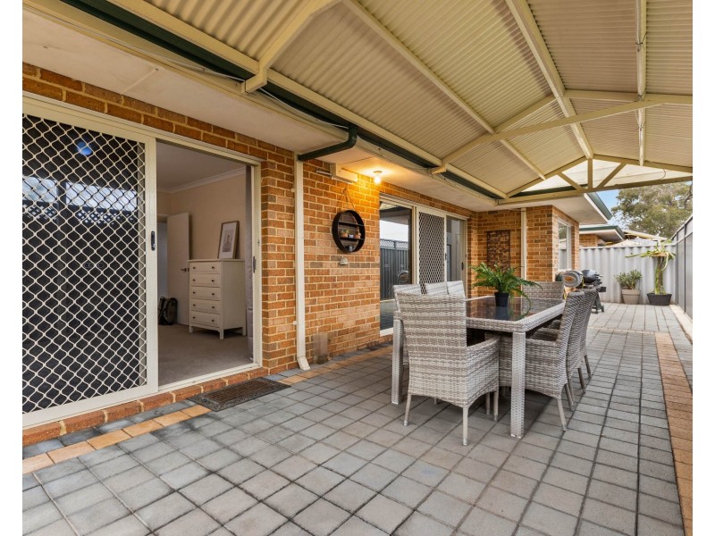 2/22 Gentle Circle, South Guildford WA 6055