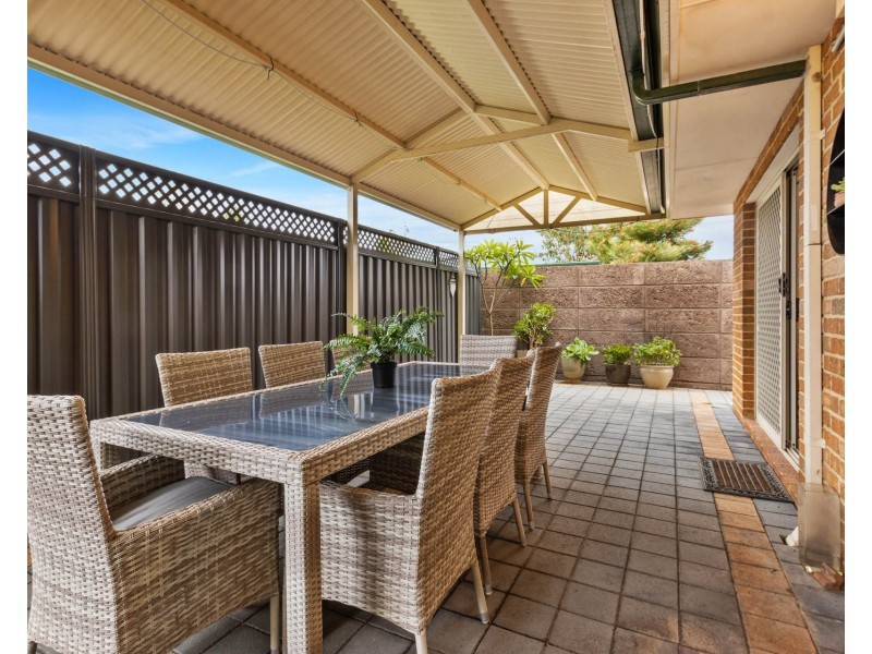 2/22 Gentle Circle, South Guildford WA 6055