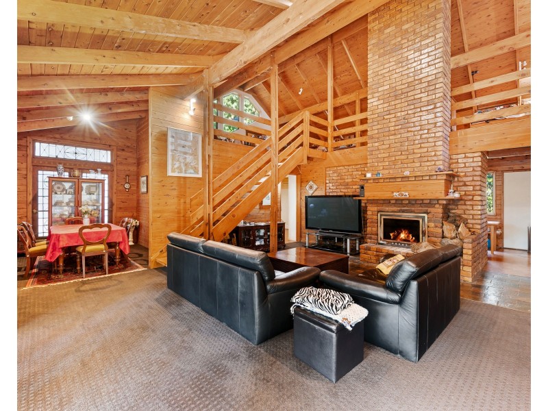 93 Beacon Road, Tamborine Mountain QLD 4272
