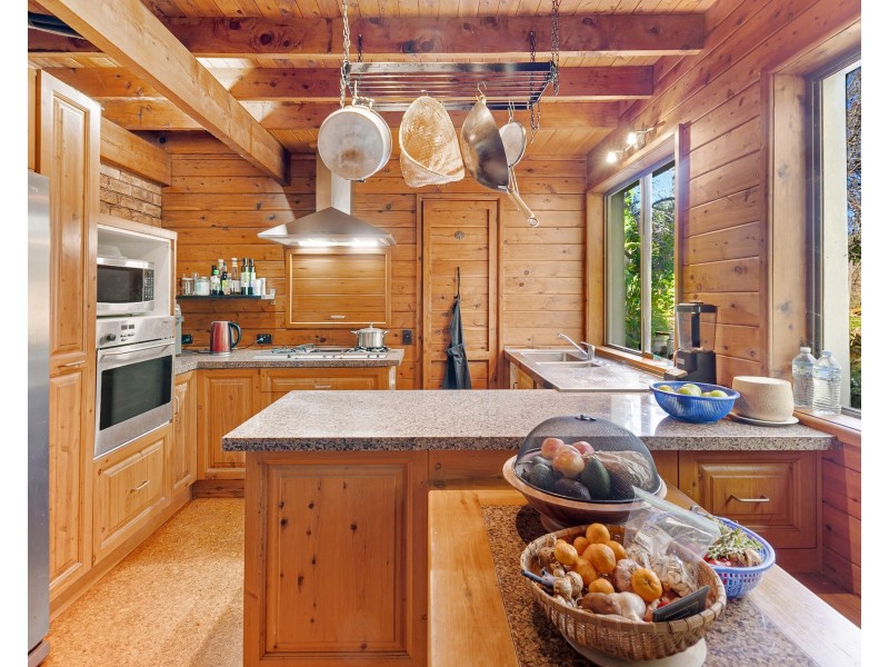 93 Beacon Road, Tamborine Mountain QLD 4272