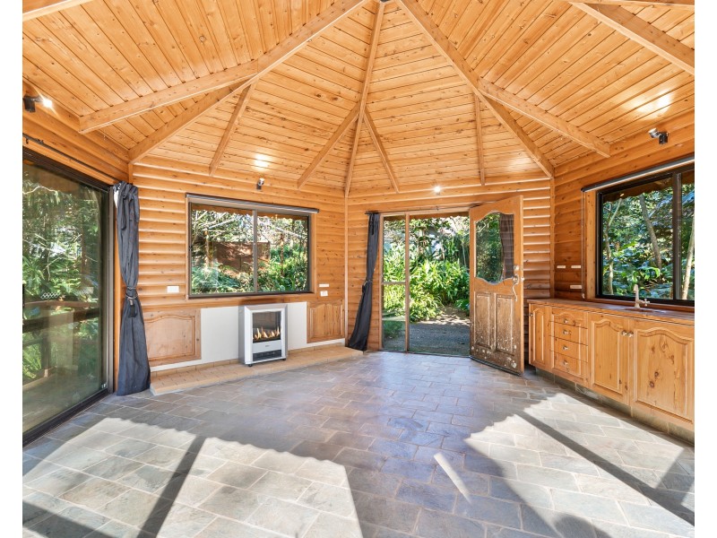 93 Beacon Road, Tamborine Mountain QLD 4272