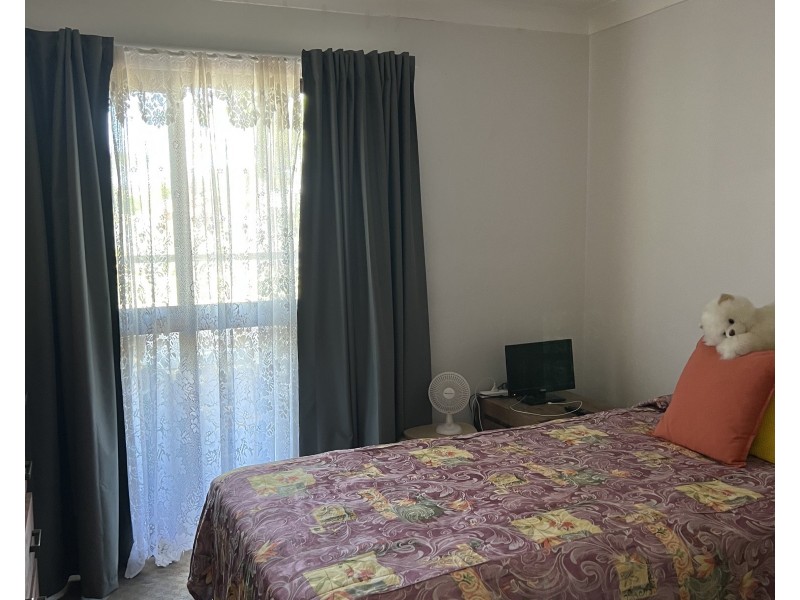 5 Rochester Drive, Mount Warren Park QLD 4207