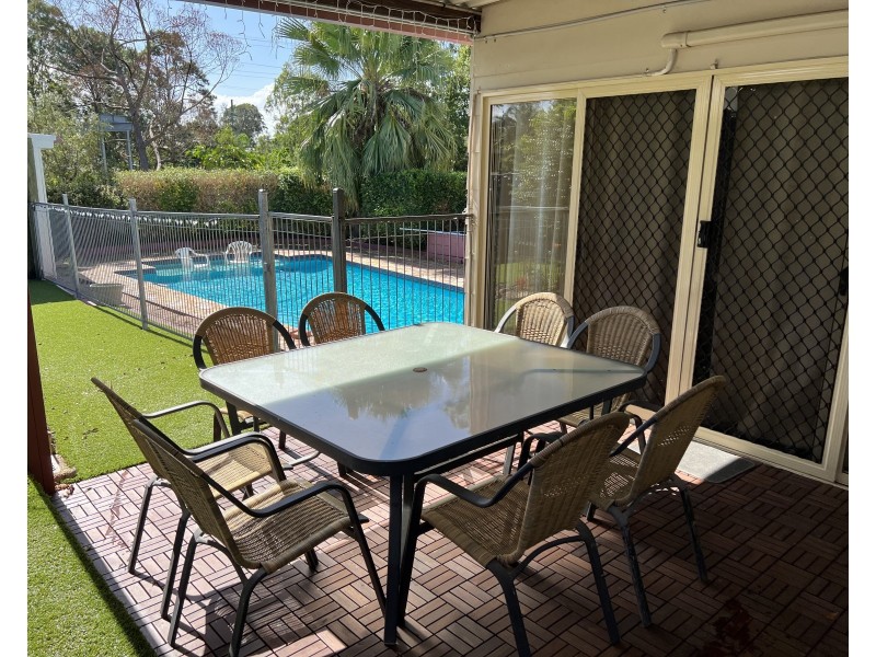 5 Rochester Drive, Mount Warren Park QLD 4207