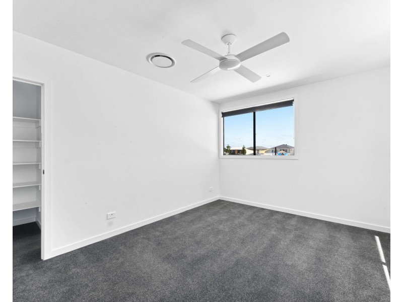 27 Ondine Lane, Newport QLD 4020