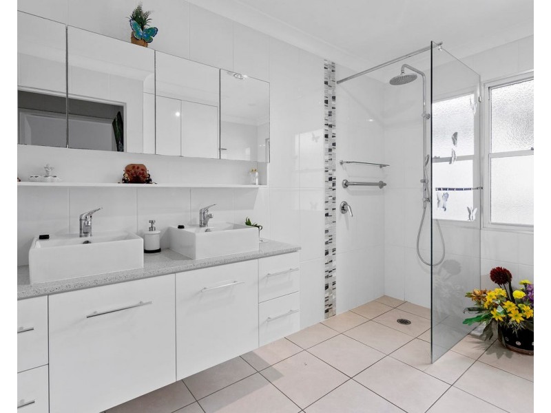 17 Belcaro Street, Upper Mount Gravatt QLD 4122