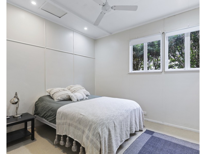 14 Norman Avenue, Norman Park QLD 4170