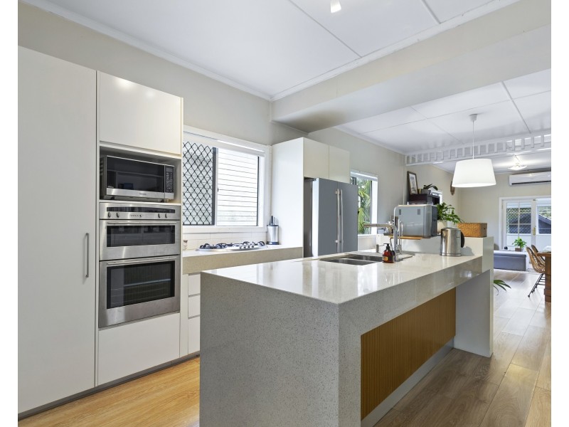 14 Norman Avenue, Norman Park QLD 4170