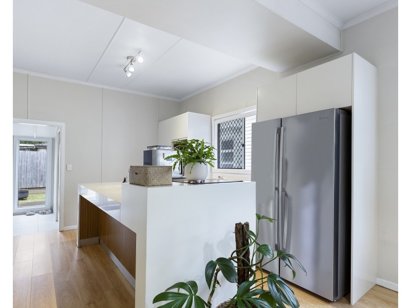 14 Norman Avenue, Norman Park QLD 4170