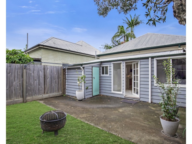 14 Norman Avenue, Norman Park QLD 4170