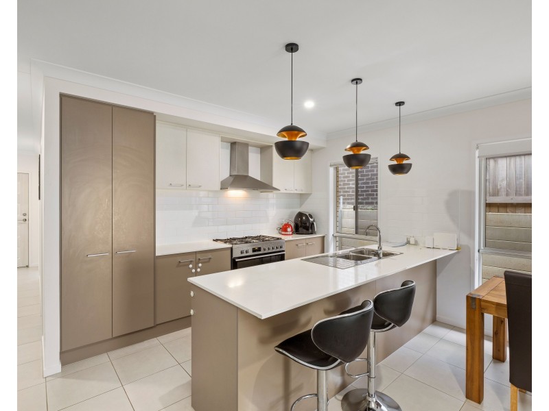 22 Broxburn Circuit, Spring Mountain QLD 4124
