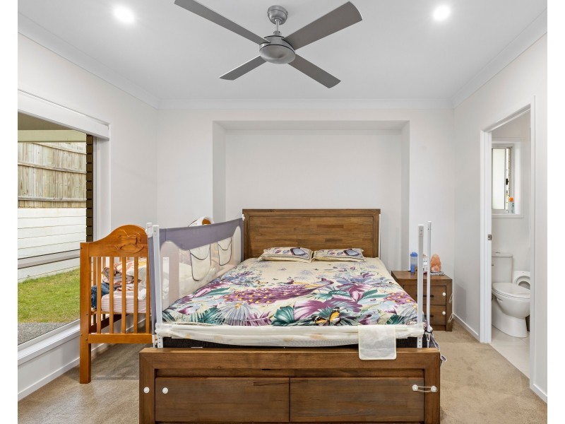 22 Broxburn Circuit, Spring Mountain QLD 4124