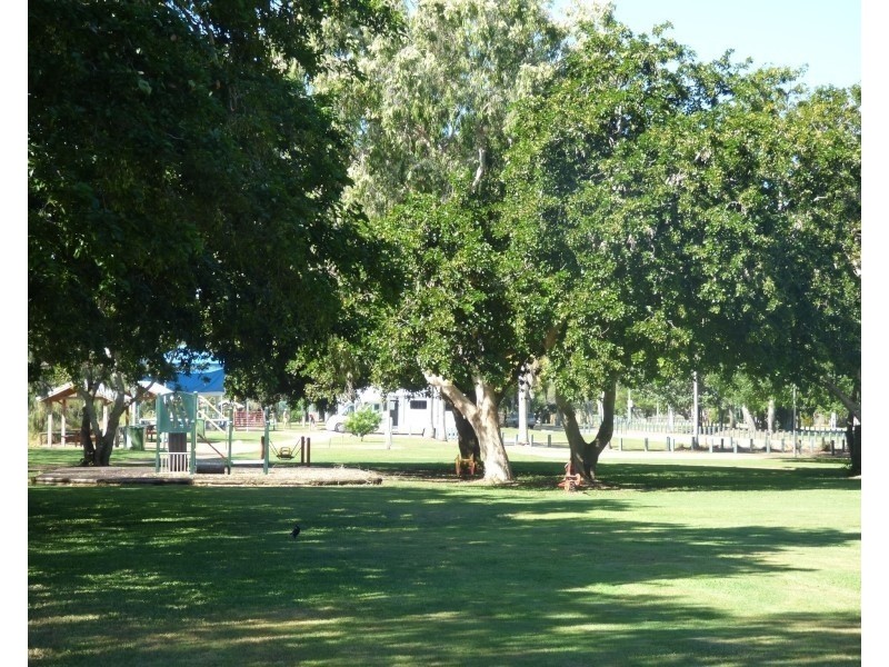 14 Oak Crescent, Bowen QLD 4805