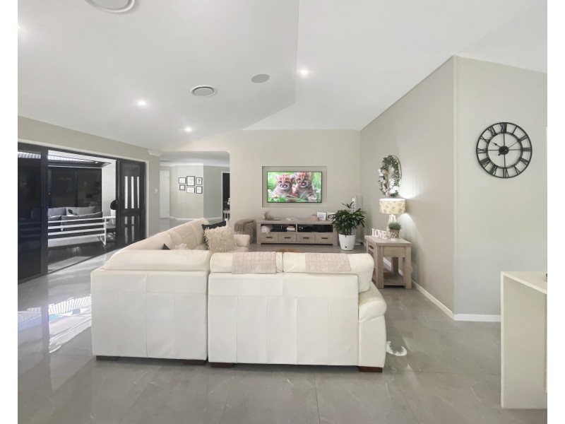 36 Hetherington Drive, Twin Waters QLD 4564