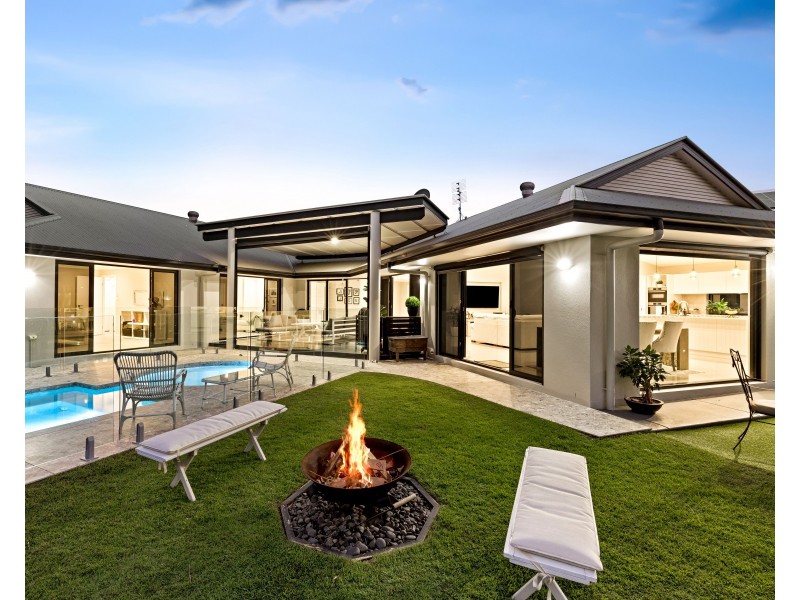 36 Hetherington Drive, Twin Waters QLD 4564