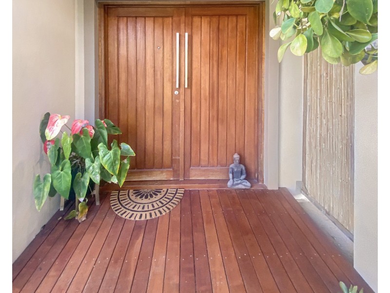 81 Yakola Parade, Alexandra Headland QLD 4572