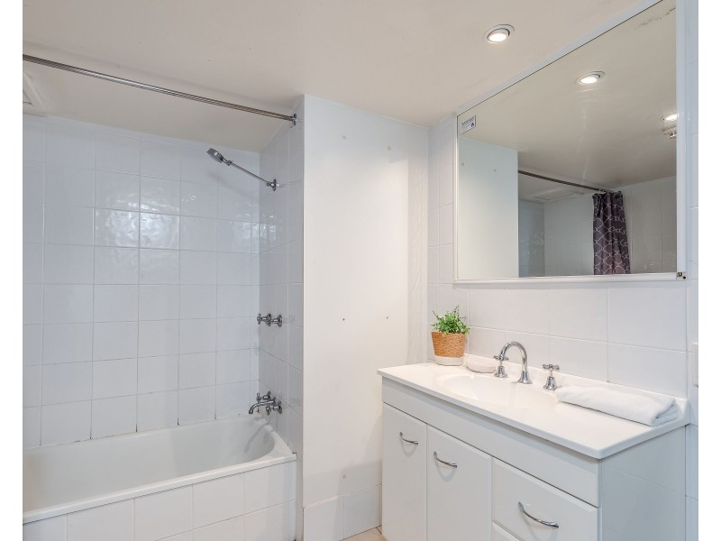 64/43 Enderley Avenue, Surfers Paradise QLD 4217