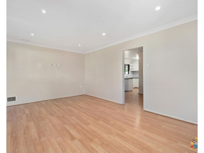 20B Roxwell Way, Girrawheen WA 6064