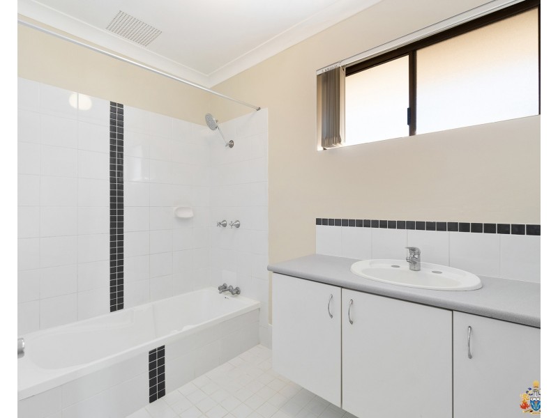 20B Roxwell Way, Girrawheen WA 6064