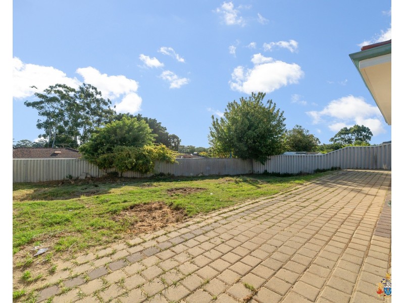 20B Roxwell Way, Girrawheen WA 6064