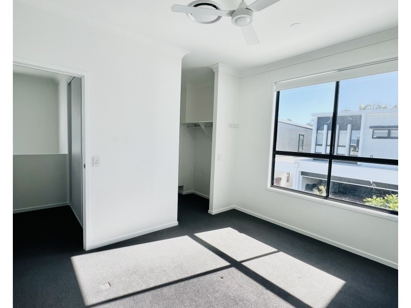 2/114 Salerno Street, Surfers Paradise QLD 4217