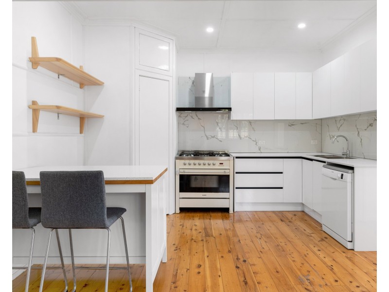 64 Holland Road, Holland Park QLD 4121