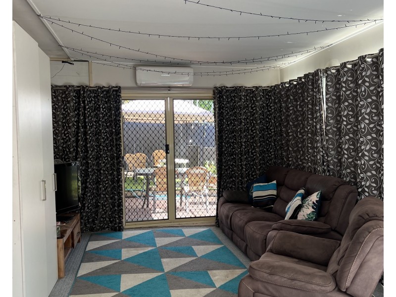 5 Rochester Drive, Mount Warren Park QLD 4207