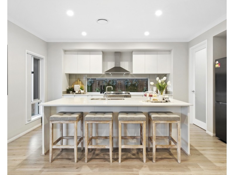 84 Somerset Cct, Pimpama QLD 4209