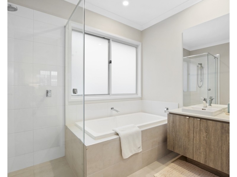 84 Somerset Cct, Pimpama QLD 4209