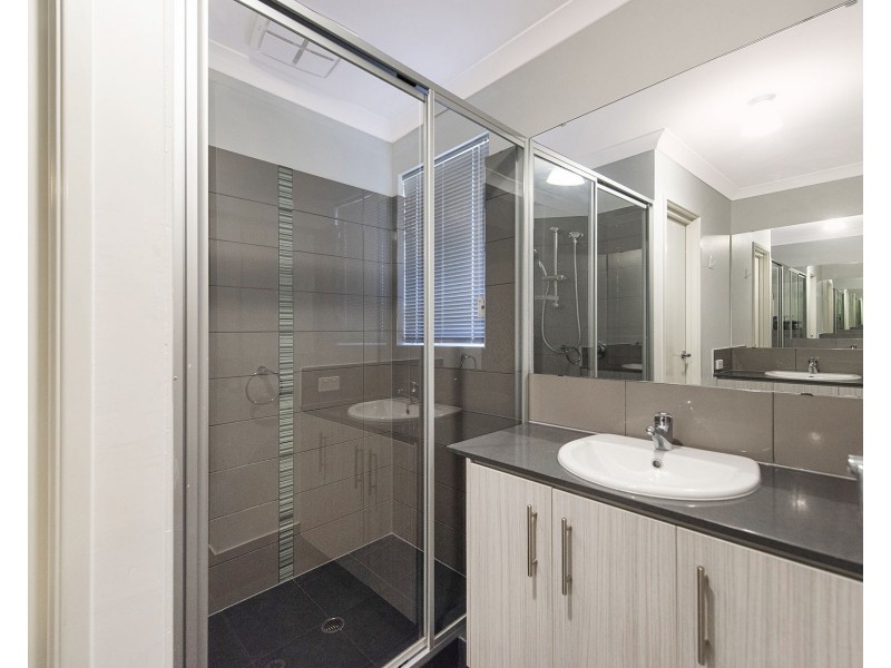 20a James Street, Cannington WA 6107