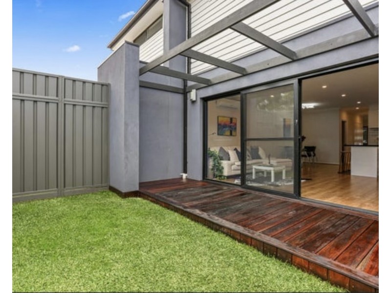 2/8 Dawson Avenue, Footscray VIC 3011