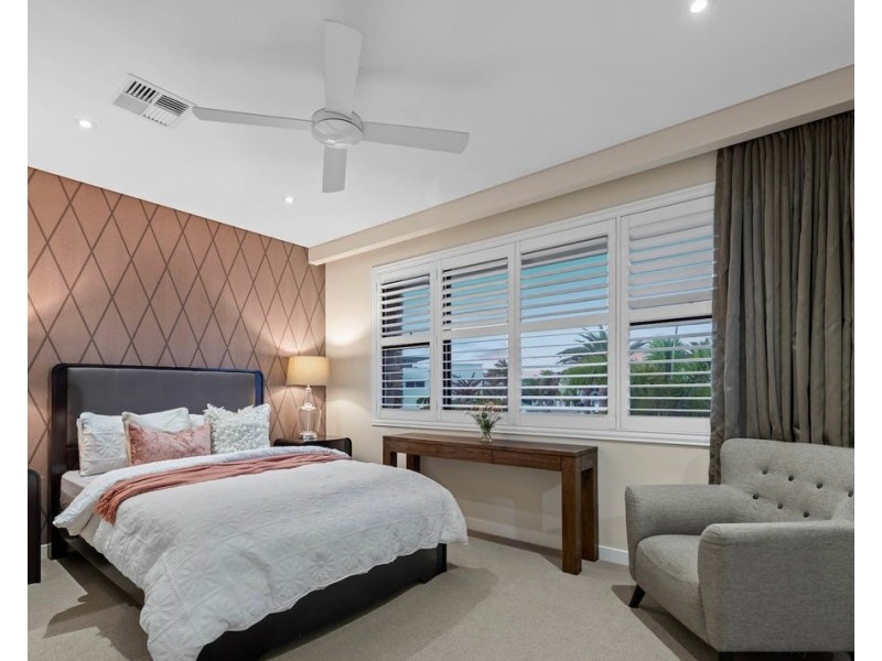 Sovereign Islands QLD 4216