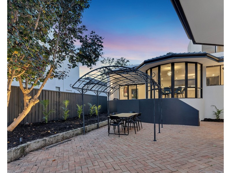 1 Neville Road, Dalkeith WA 6009