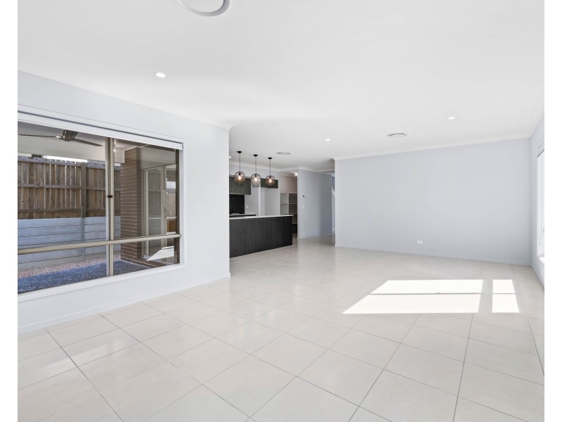 30 Bolte street, Spring Mountain QLD 4124