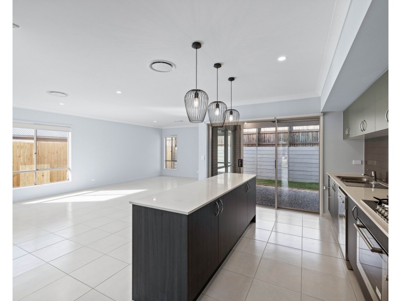 30 Bolte street, Spring Mountain QLD 4124