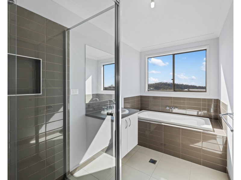 30 Bolte street, Spring Mountain QLD 4124