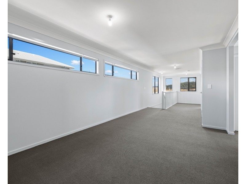 30 Bolte street, Spring Mountain QLD 4124