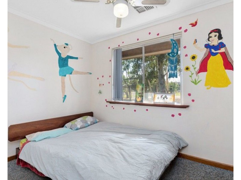 35 Malek Drive, Mardella WA 6125