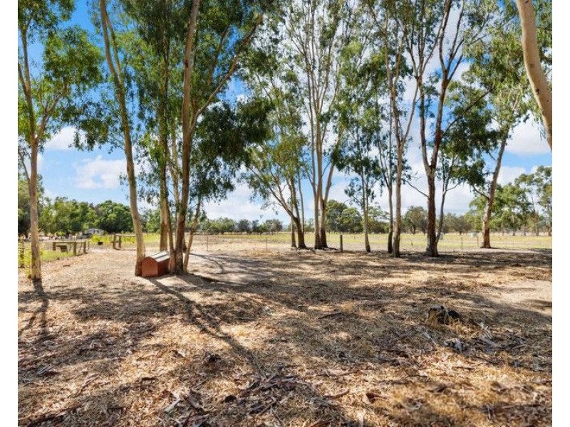 35 Malek Drive, Mardella WA 6125