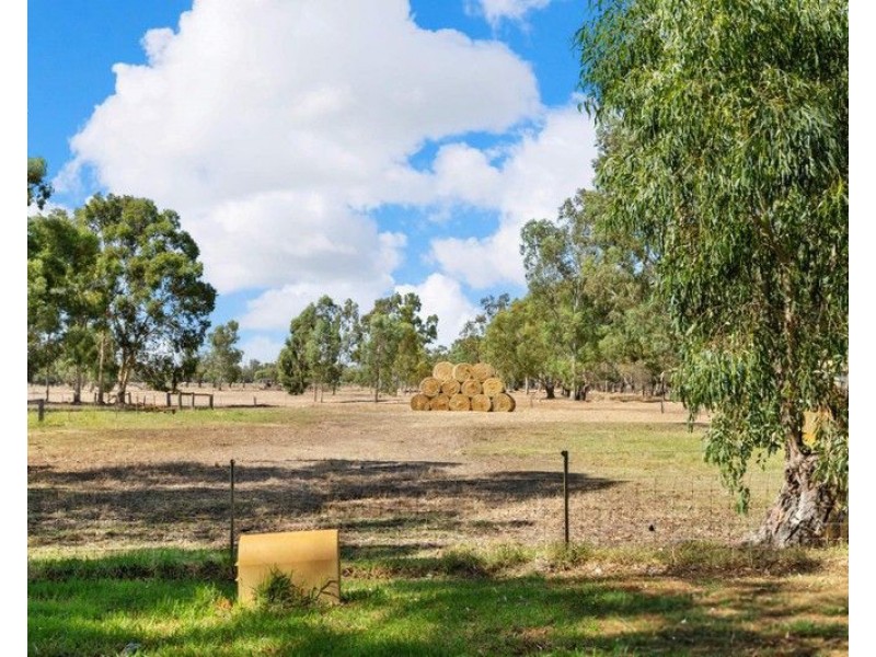 35 Malek Drive, Mardella WA 6125