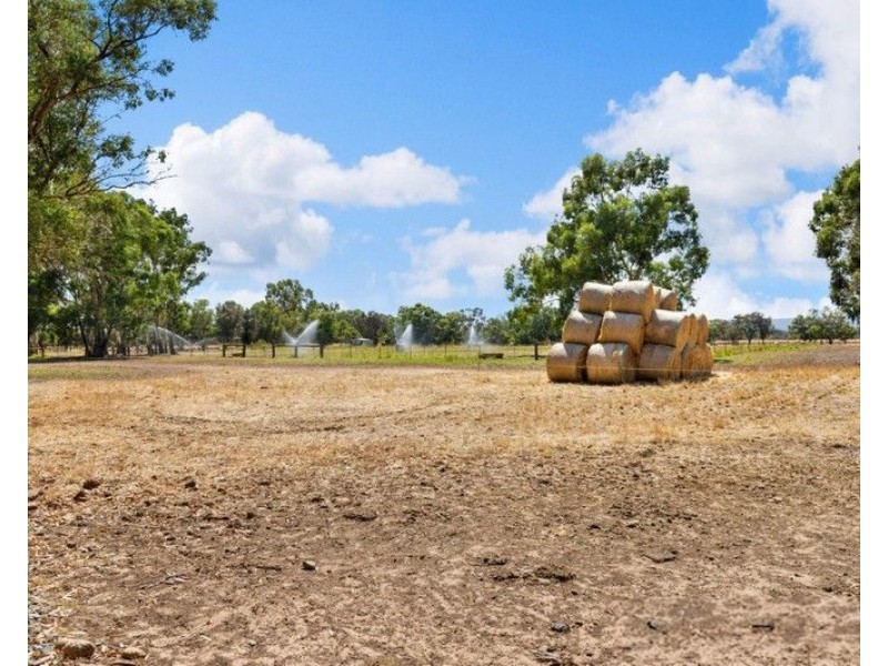 35 Malek Drive, Mardella WA 6125