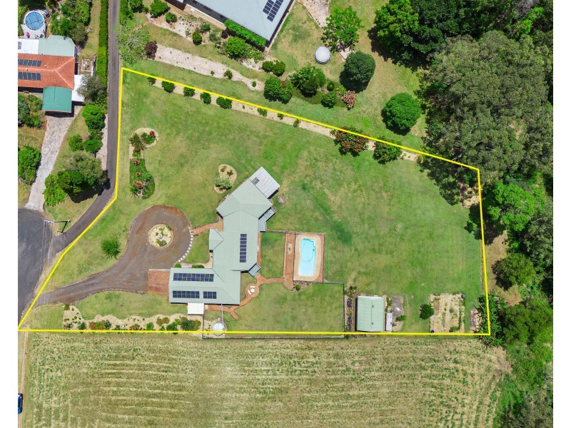 26 Highview Crescent, Modanville NSW 2480
