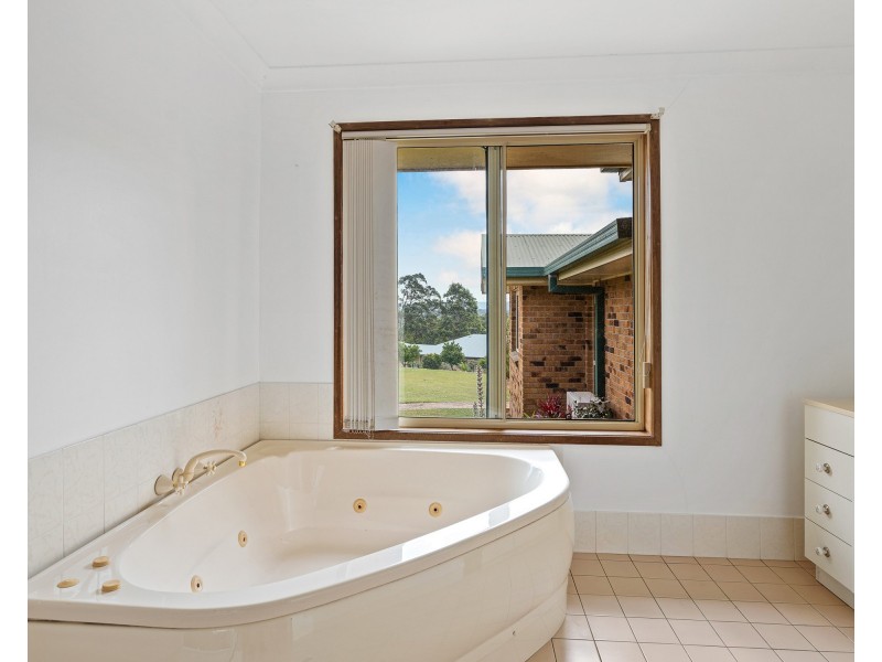 26 Highview Crescent, Modanville NSW 2480