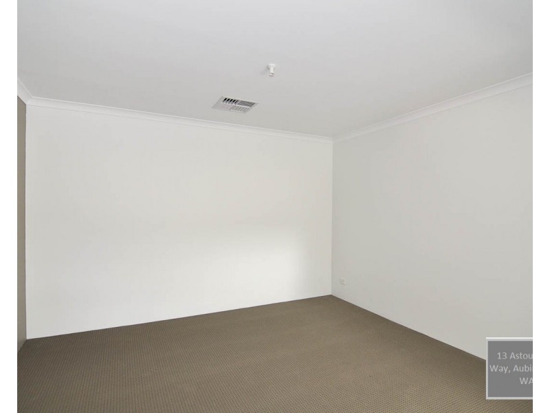 13 Astounding Way, Aubin Grove WA 6164